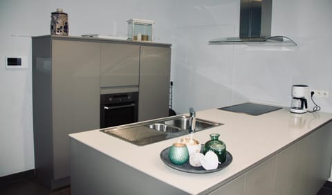 Kitchen or kitchenette, Communal kitchen