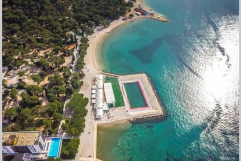 Bird's eye view, Pool view