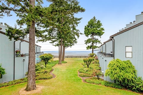 Stay at the Bay Condo in Birch Bay
