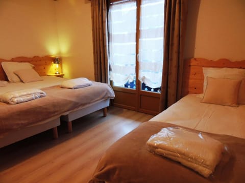 Les Gets : Appt 10 pers skis aux pieds, balcon, parking, wifi - FR-1-598-72 Apartment in Les Gets