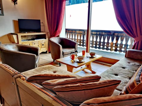 Les Gets : Appt 10 pers skis aux pieds, balcon, parking, wifi - FR-1-598-72 Apartment in Les Gets