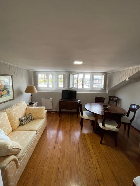 TV and multimedia, Living room, Dining area