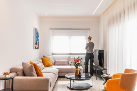 People, TV and multimedia, Living room, Seating area, Evening entertainment, group of guests