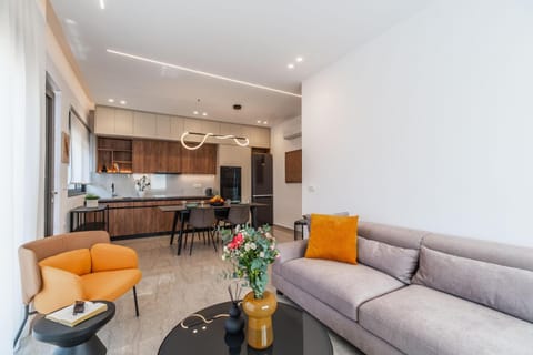 Kitchen or kitchenette, Living room, Seating area, Dining area, pet friendly, stove