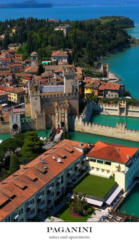 Nearby landmark, Natural landscape, Bird's eye view, City view