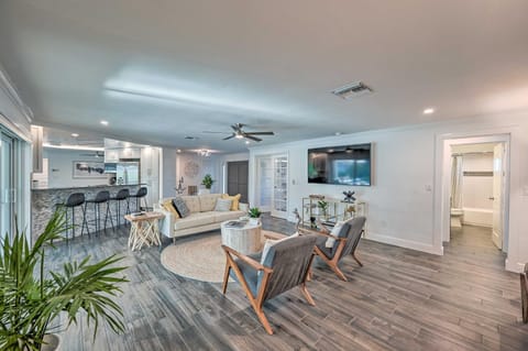 Upscale Naples Outdoor Getaway about 4 Miles to Beach House in North Naples