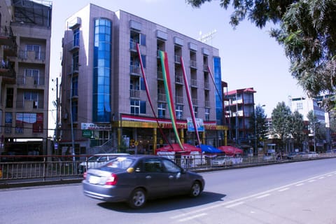 Property building, Day, Neighbourhood, City view, Street view