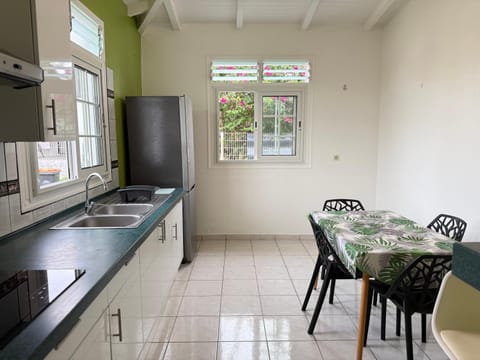 Sopraia Nature Villa in Les Abymes