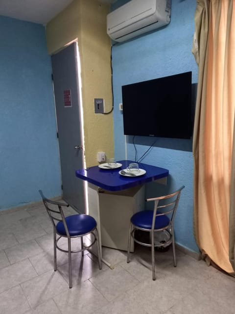 TV and multimedia, Dining area, oven, air conditioner