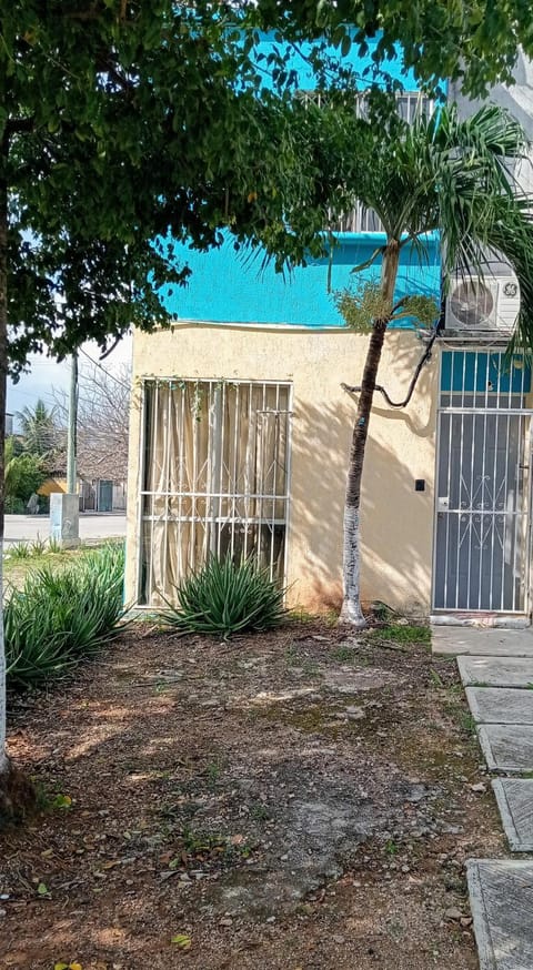 Property building, Facade/entrance, Parking