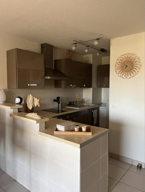 Coffee/tea facilities, Kitchen or kitchenette, dishwasher, minibar, pet friendly, stove, washing machine