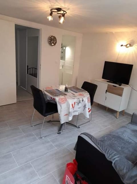 F2 RDC promo cour Courseulles sur mer Apartment in Courseulles-sur-Mer