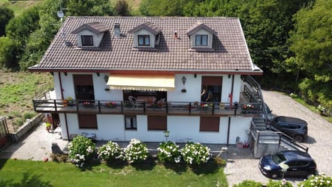 Villa immersa nel verde a Lanzo d'Intelvi Eigentumswohnung in Lugano