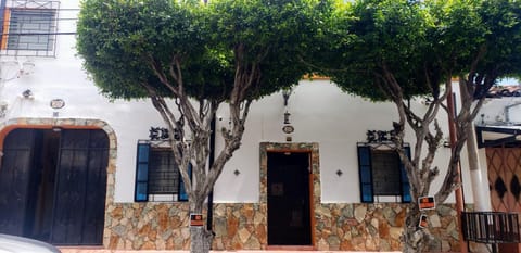 Mendoza’s Guest House Vacation rental in La Libertad Department, El Salvador