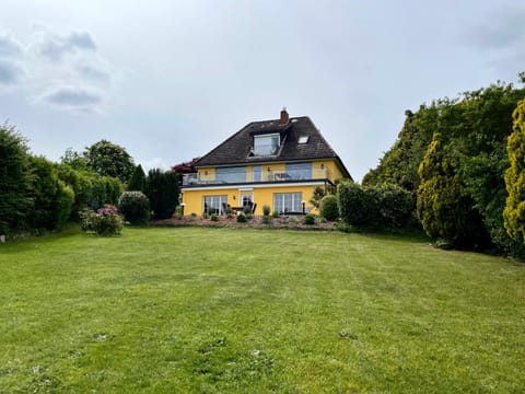 Traumhafter Seeblick mit großer Terrasse Wohnung in Ratzeburg