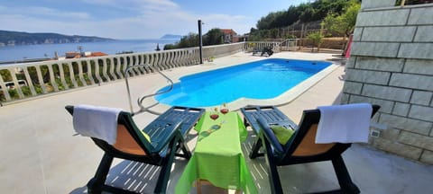 Balcony/Terrace, Pool view, Swimming pool