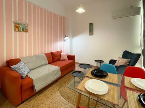 Living room, Seating area, Dining area