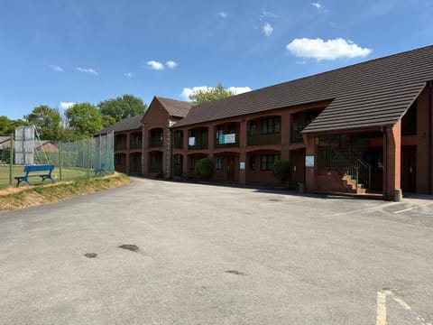 Property building, Day