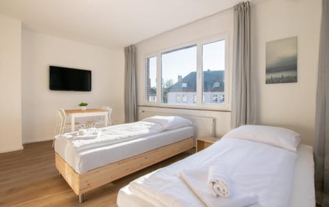 T&K Apartments - Studio Apartments - 22 min MESSE DUS & Airport DUS Condo in Krefeld