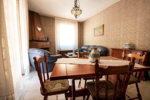 Casa Vacanze Dante Bed and Breakfast in Province of Massa and Carrara