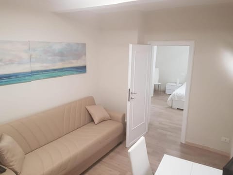 Living room, Photo of the whole room