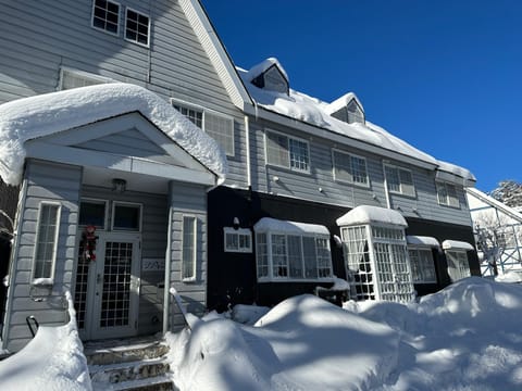 Property building, Day, Winter