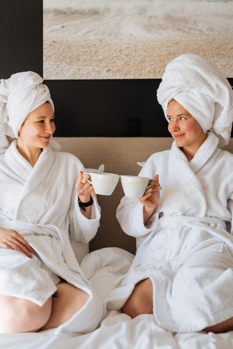 People, Spa and wellness centre/facilities