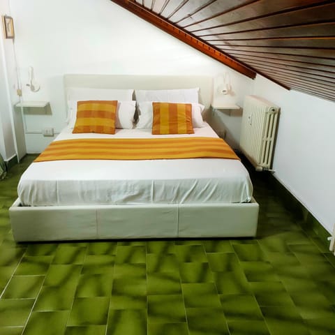 Appartamento la mansarda Apartment in Province of Lecco