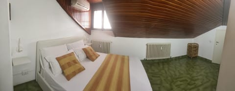 Appartamento la mansarda Apartment in Province of Lecco