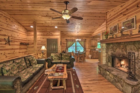 The Wishing Well Cabin with Pool Table and Firepit! House in White County