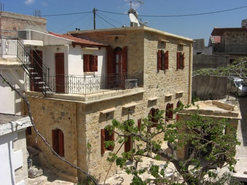 Patriko Traditional Stone Houses Apartment hotel in Crete