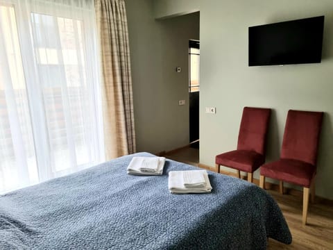 Communal lounge/ TV room, Bed, Photo of the whole room, Bedroom