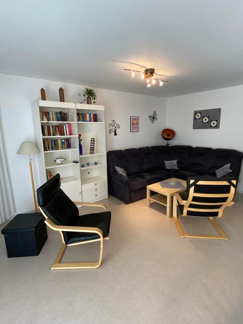 Living room, Family, Family