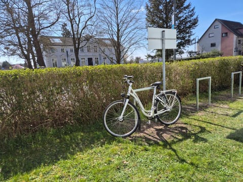 Haltestelle - Private Zimmervermietung Röbel Müritz Bed and Breakfast in Röbel