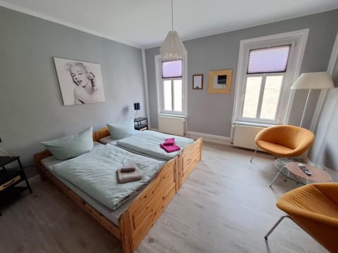 Haltestelle - Private Zimmervermietung Röbel Müritz Bed and Breakfast in Röbel