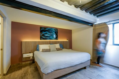 Photo of the whole room, Bedroom