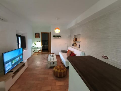 Casa Jaruf CENTRO HISTÓRICO Parking Gratuito Patio petfriendly Apartment in Sierra de Cádiz