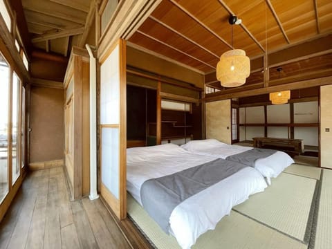 bLOCAL Hayase House - Vacation Villa facing ocean view with BBQ Grill Free Parking Space House in Hiroshima Prefecture