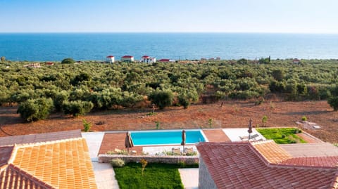 Property building, Natural landscape, Bird's eye view, Pool view, Sea view, Swimming pool, Swimming pool