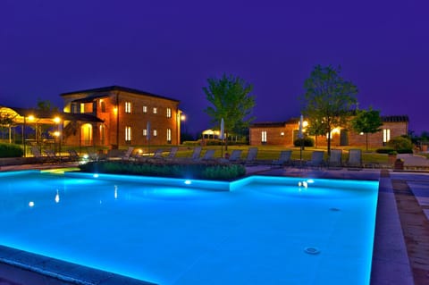 Night, Pool view