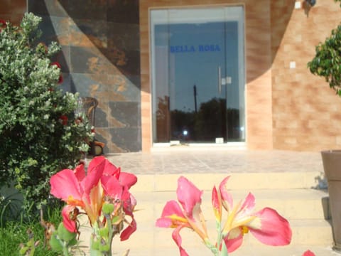 Bella Rosa hotel Cyprus Übernachtung mit Frühstück in Peyia