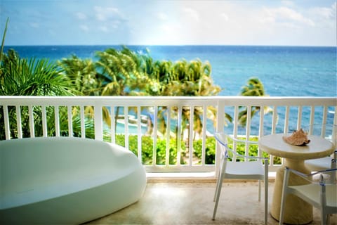 Balcony/Terrace, Pool view, Sea view