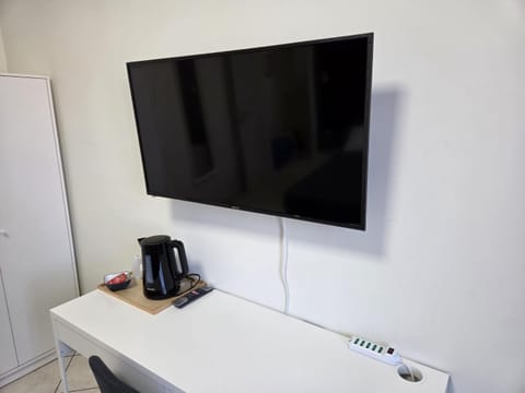 TV and multimedia, Food and drinks