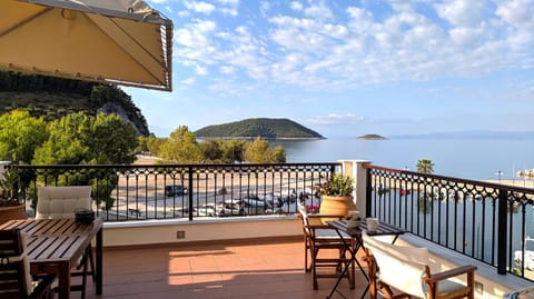 Nearby landmark, Day, Natural landscape, View (from property/room), Balcony/Terrace, Sea view