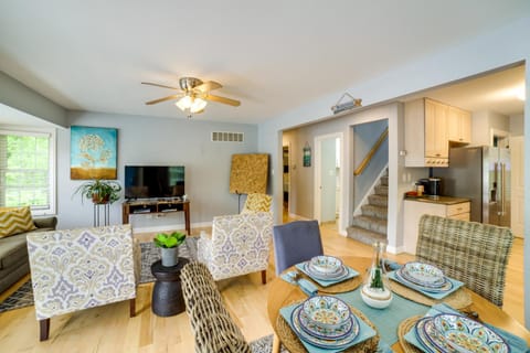 Cozy Gary Vacation Rental Steps to Beach! Maison in Gary