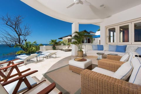 Giant Luxury Mansion in Flamingo with Pool and Great Ocean Views Maison in Playa Flamingo
