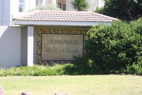 Hermanus Beach Club - Le Maree House 18 Campground/ 
RV Resort in Hermanus