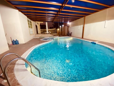 Swimming pool, Swimming pool