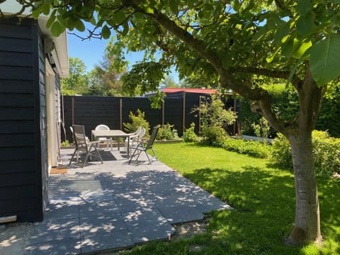 House in a quiet location in Zeeland 2 Condominio in Bruinisse