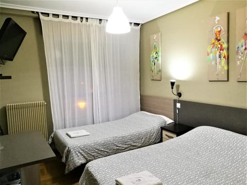 Pension Santiago Bed and Breakfast in Burgos